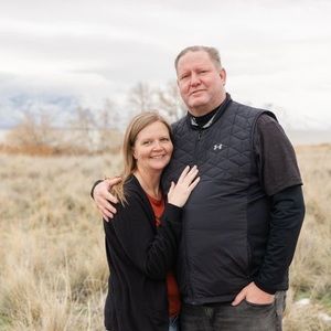 Meet your Posher, Lora